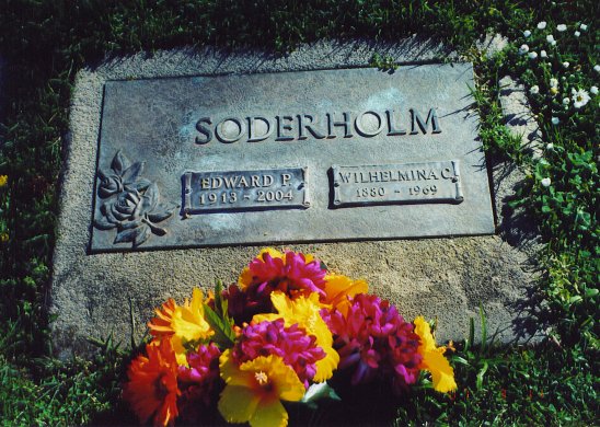 Edward P. Solderholm's headstone at Napa, California