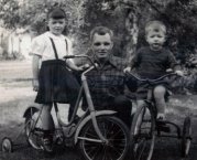 Edgar & his children in 1953