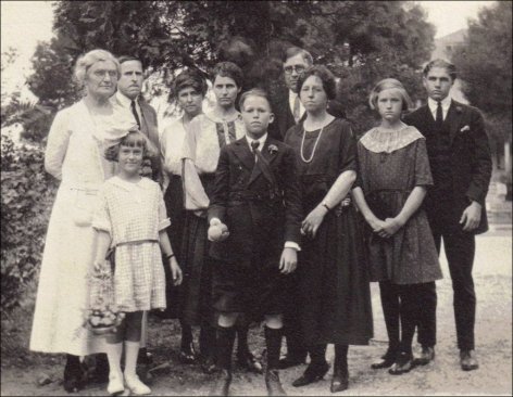 Betty Noble, Adeline Peck Noble, Marian Detwiller, Donald Olson, Agnes Olson, Amy Olson